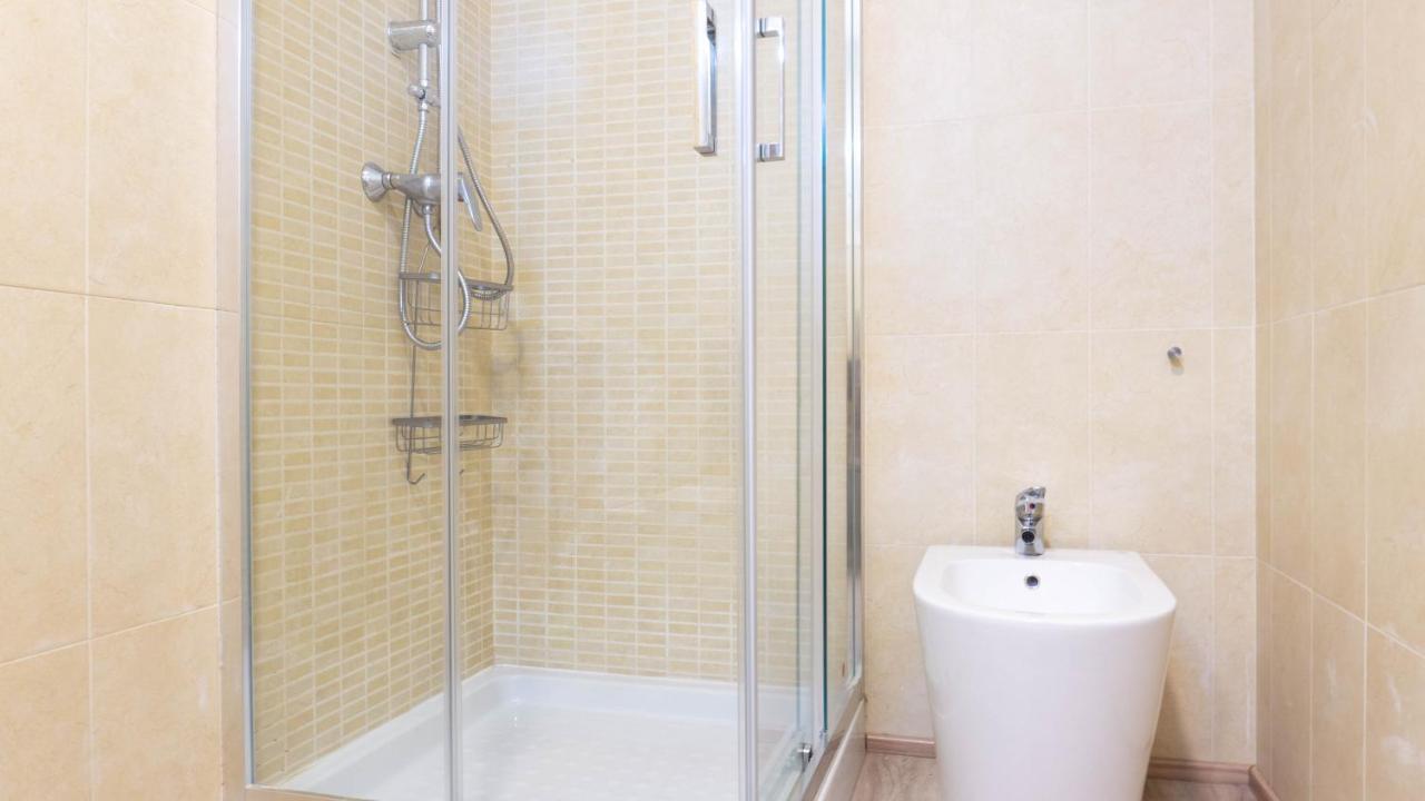 Apartment Dos Aceras Malaga Luaran gambar